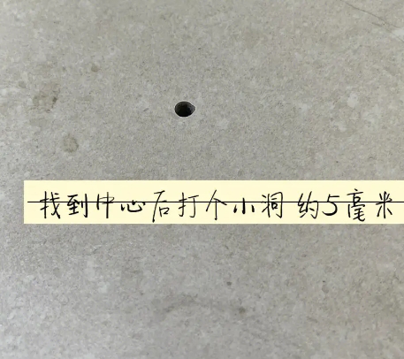 天山瓷砖空鼓维修公司专业解答在瓷砖铺贴过程中，如果砂料搅拌不均匀，将会带来以下问题